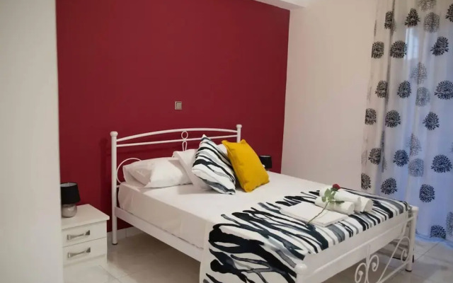 Cozy Apartment With sea View Next to Marina Zeas