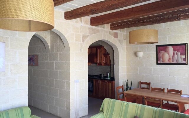 Qronfla Farmhouse B&B