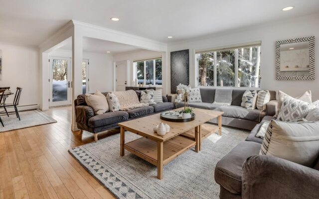 5 BR Updated Aspen Home - Stunning Views