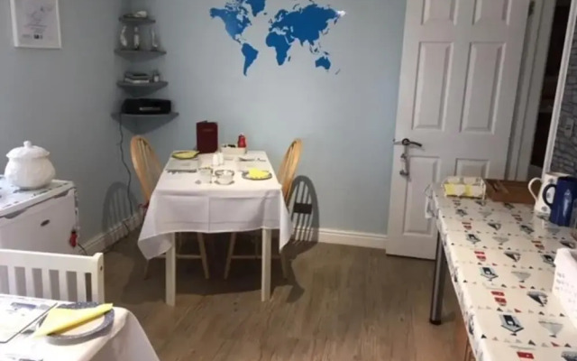 Treviglos Lodge Bed  Breakfast