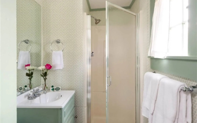 Waldo Emerson Inn