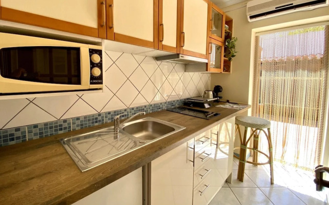 Faro Airport Flat 7 by Homing