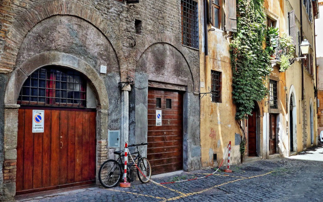 Town House - Treasurerome Collection