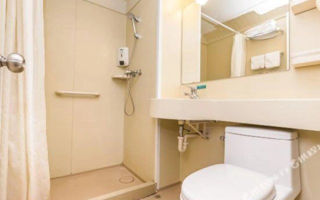 Jinbaizi Hotel (Guangzhou Zhongshan Yidongshankou Subway Station Store)