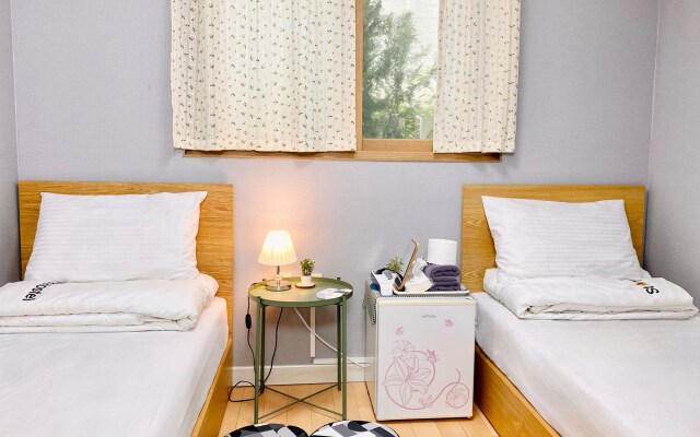 Starria Hostel Foreign Guest Only