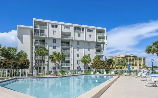 The Condor - Stay for 6