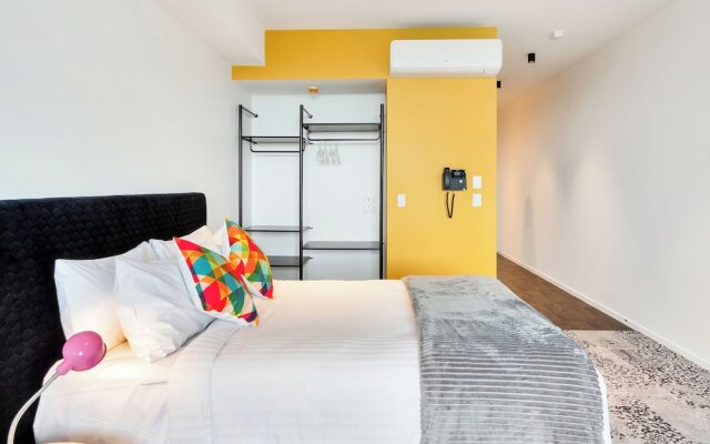 Roomie Apartment Hotel