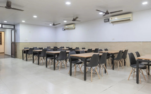 Silver Key Pooth Kalan by OYO Rooms