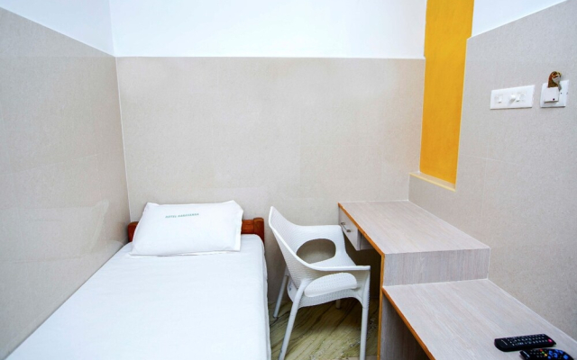 Hotel Saravanaa Boarding And Lodging