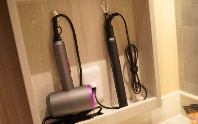 Hotel Tiger & Dragon (Adult Only)