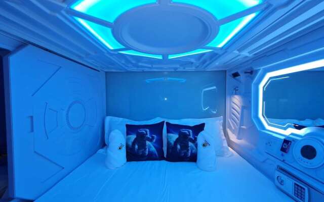 Galaxy Pods Capsule Hotel Boat Quay