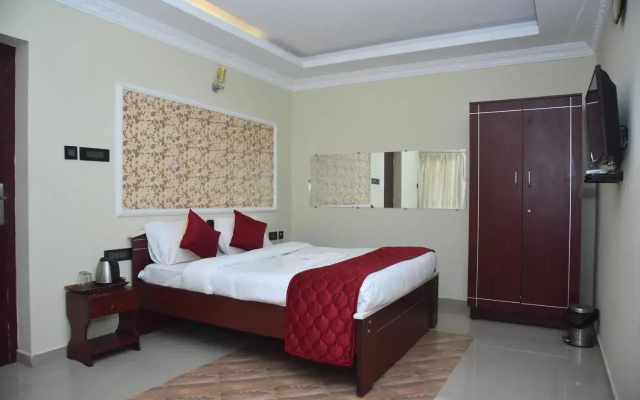 Hotel Holiday Peak