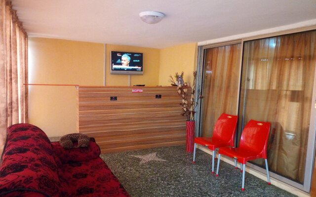 Red Clover Hotel