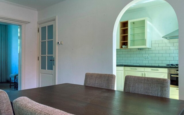Stunning Home in Den Dungen With 2 Bedrooms