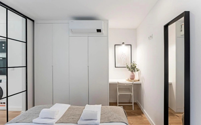 Urban House by LovelyStay