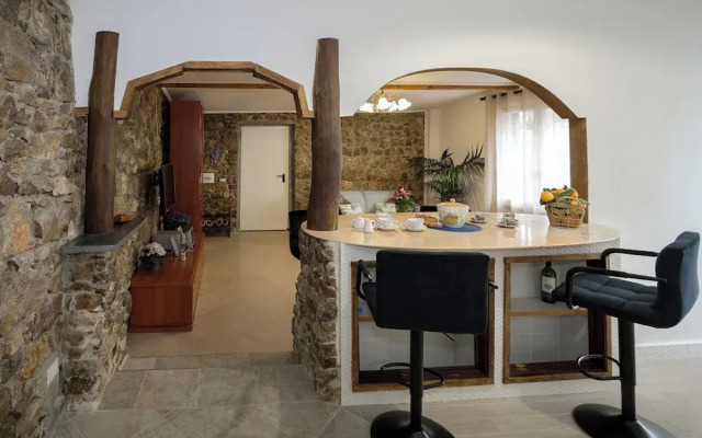 YourHome - Aury House