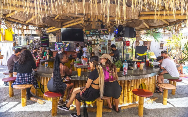 Bananas Adventure Hostel