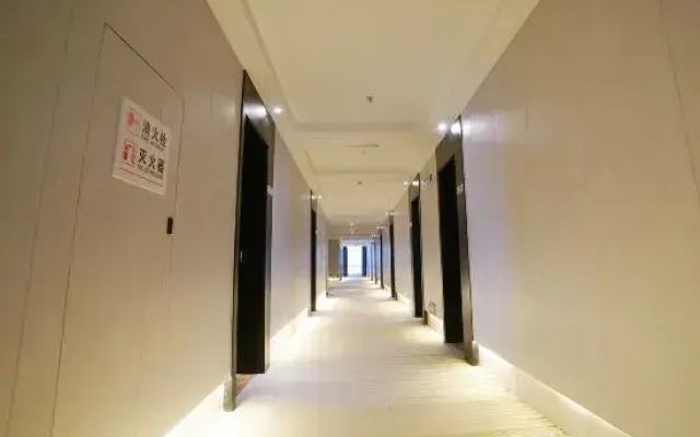 GYA Hotel (Yancheng Wengang Road High-speed Railway Station)