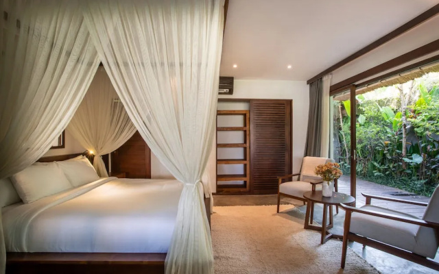 Luxury Jungle Villa, 3 BR, Ubud With Staff