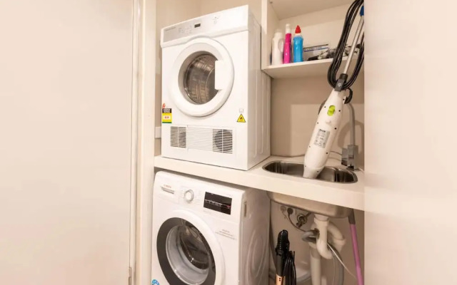 Modern 1 Bedroom Apartment in Brunswick East Near CBD
