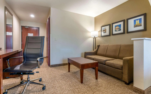 Comfort Suites Downtown Sacramento
