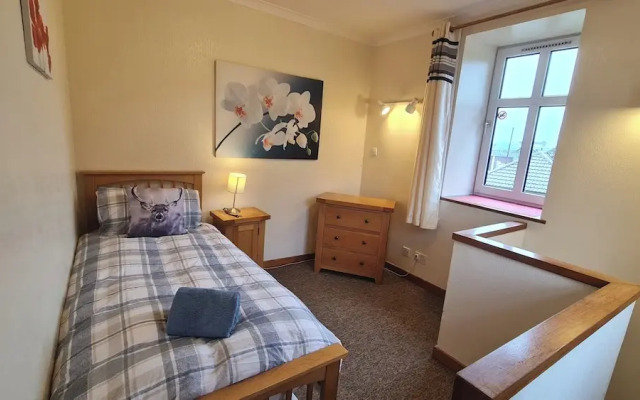 Darwin Cottage