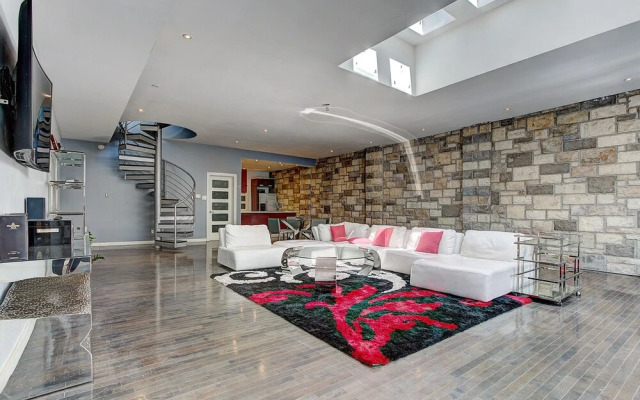 Destination Stays - LOFT HOUSE Quartier des Spectacles