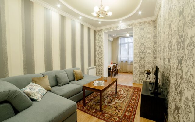 Saryan by Picnic