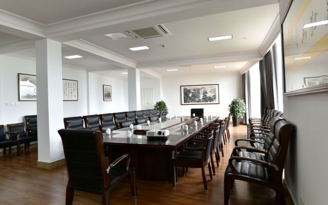 Qingdao Oceanside Hotel & Resort