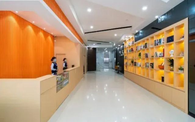 Yijing Hotel (Guilin Qixing Park University of Technology Shop)