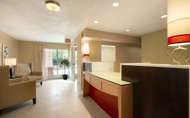 Candlewood Suites Detroit