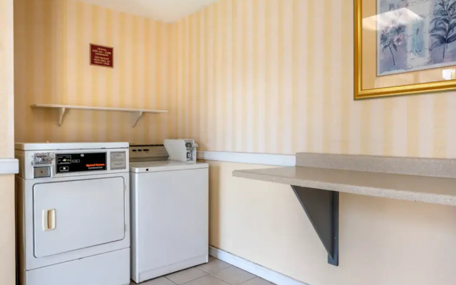 Quality Inn & Suites Near Amish Country