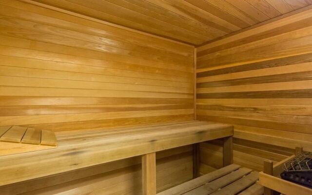 Phoenix West 1001 Apartment 4