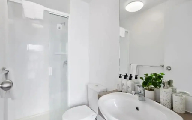 Central City 1Br Apartment