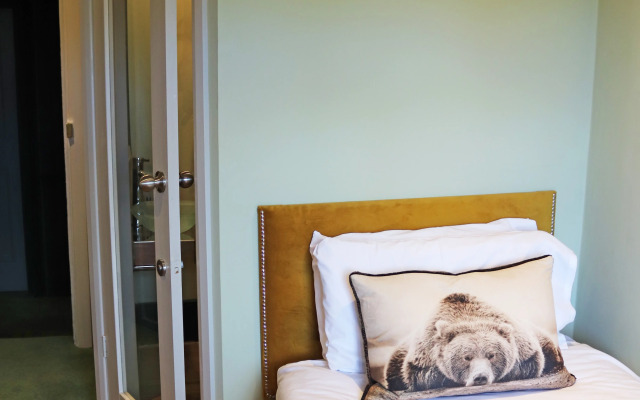 Shillingford Bridge Hotel