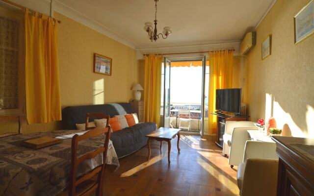 Period Apartment 5 Persons With Sea View And Parking In Port Of Nice