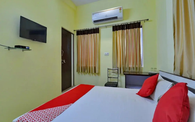 OYO 16992 Primrose Residency