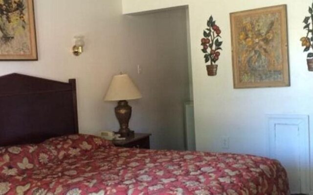Sunset Manor Motel