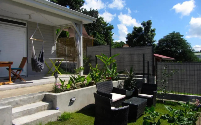Or bleu-Bungalow volcan Soufriere-Vue sur mer