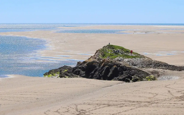 Bryn Y Mor, Borth Y Gest
