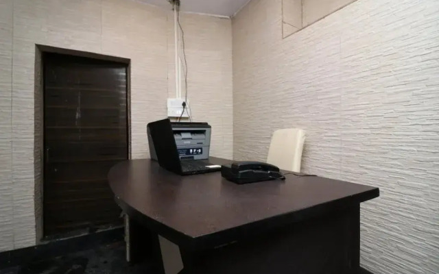 Golden Inn By OYO Rooms