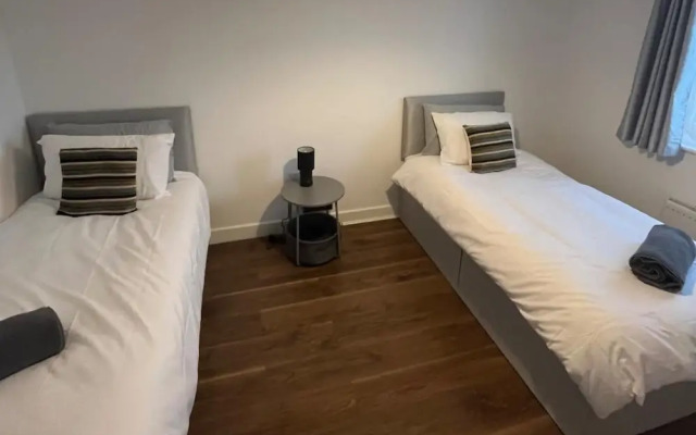 Trowbridge House, Long Stay Disc, Parking, Wifi