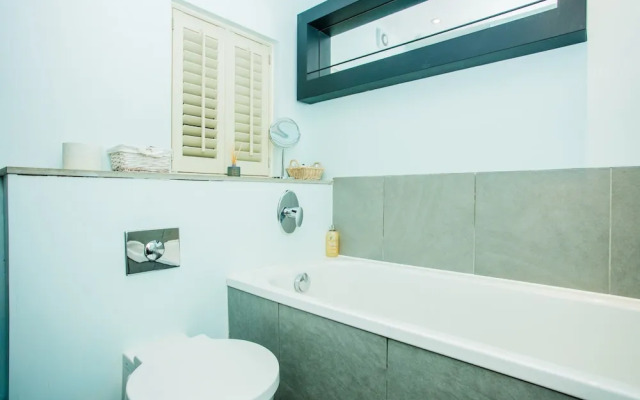 2 Bedroom Flat Sleeps 4 In Chelsea