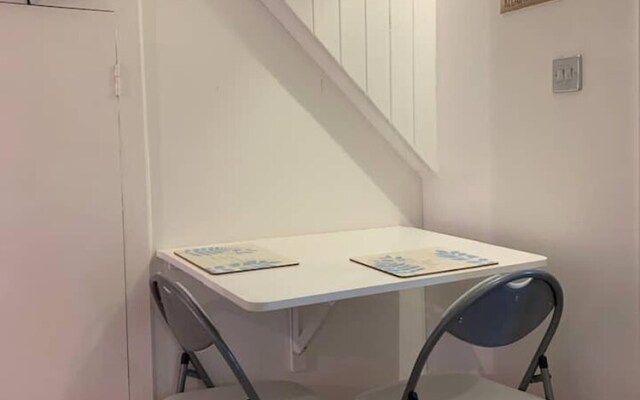 Compact Suite, 3 min From Beach - Inc Breakfast