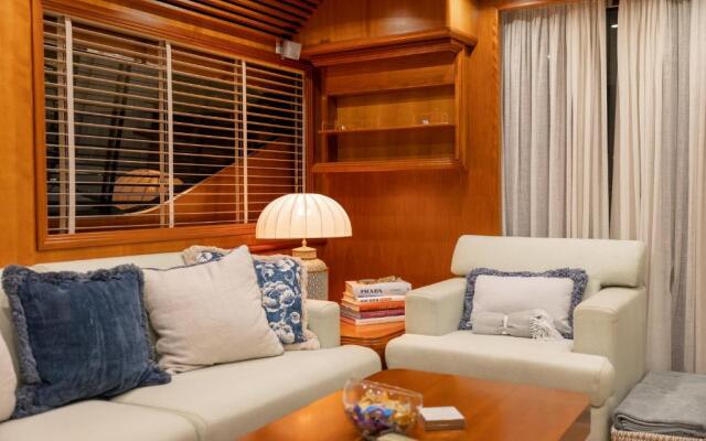 ESSOESS Boat - Five Star - Exclusive use