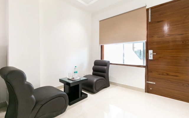 OYO 35938 Hotel Aditya & Kings