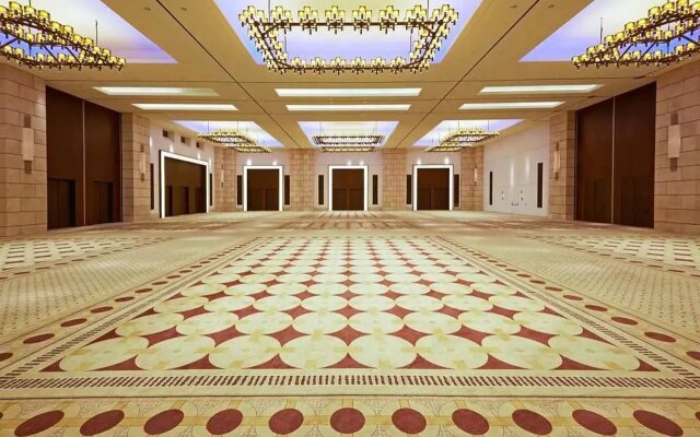 The Romanos, a Luxury Collection Resort