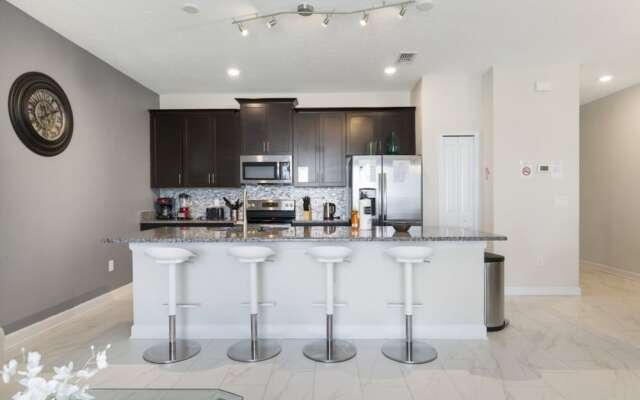 Storey Lake - 3062 Gatsby Street