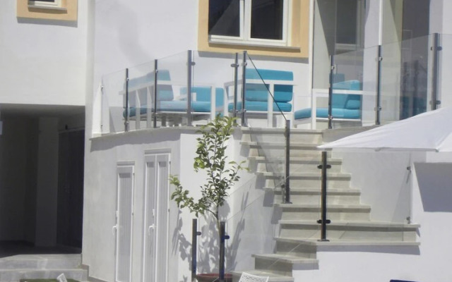 Three Palms (Adults only)