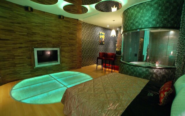 Rage Motel